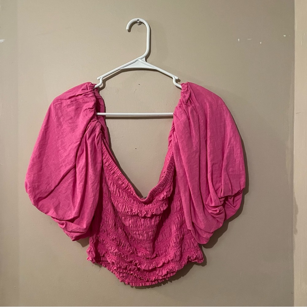 NWOT off the shoulder balloon sleeve blouse